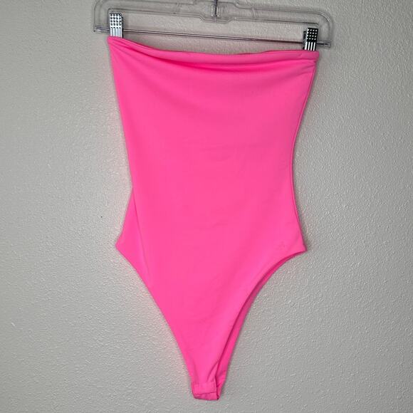 NWT Deeva Neon Hot Pink Fuchsia Strapless Bodysuit Medium - Picture 1 of 11